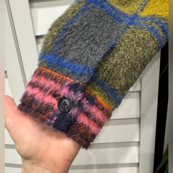 Saylor - Picture 5 of 11